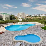 דירה Comfy 3 Bdr Flat With Pool & Balcony By Lovelystay *