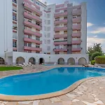 Comfy 3 Bdr Flat With Pool & Balcony By Lovelystay