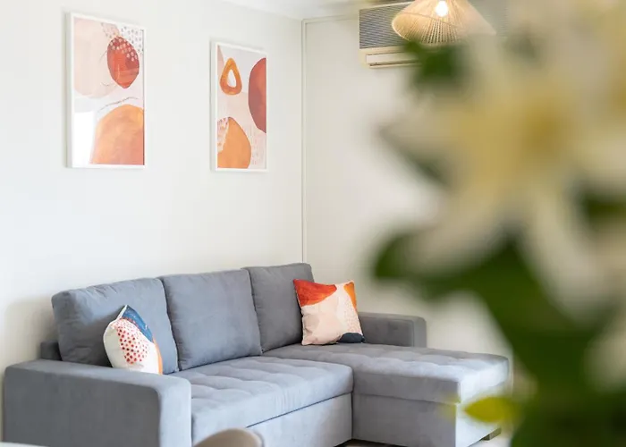 Appartamento Comfy 3 Bdr Flat With Pool & Balcony By Lovelystay