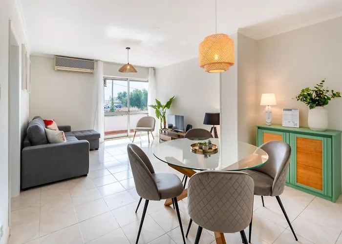 Appartamento Comfy 3 Bdr Flat With Pool & Balcony By Lovelystay Portimão