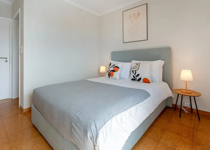 Comfy 3 Bdr Flat With Pool & Balcony By Lovelystay