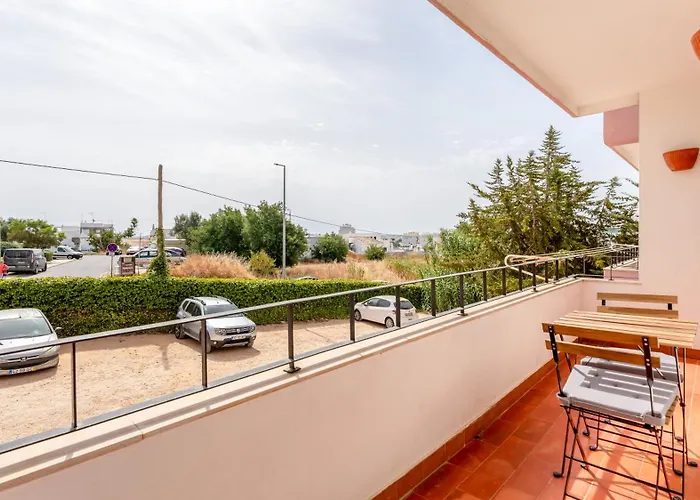 Comfy 3 Bdr Flat With Pool & Balcony By Lovelystay Appartamento *