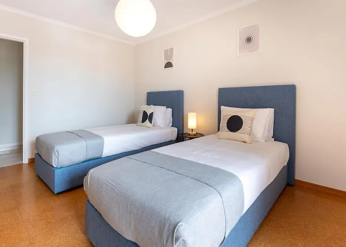 Comfy 3 Bdr Flat With Pool & Balcony By Lovelystay Portimão