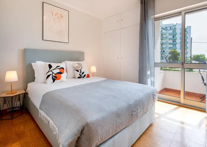 Appartamento Comfy 3 Bdr Flat With Pool & Balcony By Lovelystay Portimão