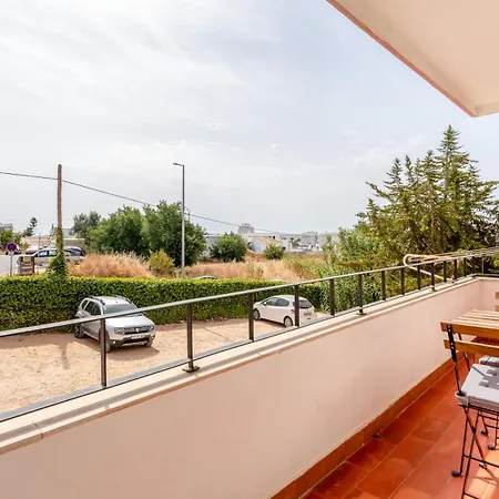 Comfy 3 Bdr Flat With Pool & Balcony By Lovelystay Daire *