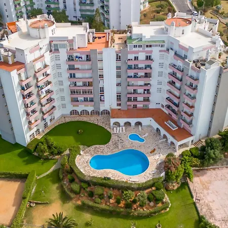 Comfy 3 Bdr Flat With Pool & Balcony By Lovelystay * Portimão