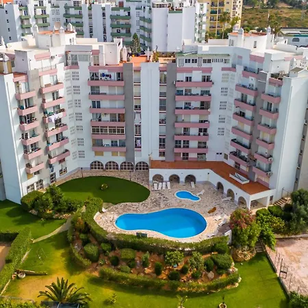 Apartamento Comfy 3 Bdr Flat With Pool & Balcony By Lovelystay Portimão